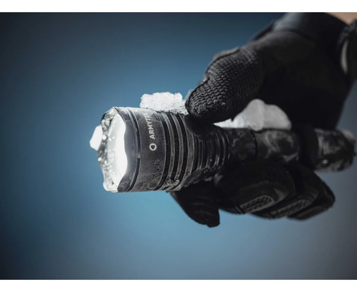 Latarka Armytek VIKING PRO Warm 2050 lm — zdjęcie 3