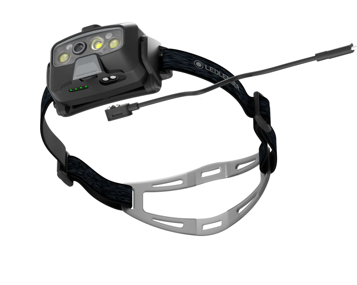 Latarka Ledlenser HF8R Core Black 1600lm — zdjęcie 3