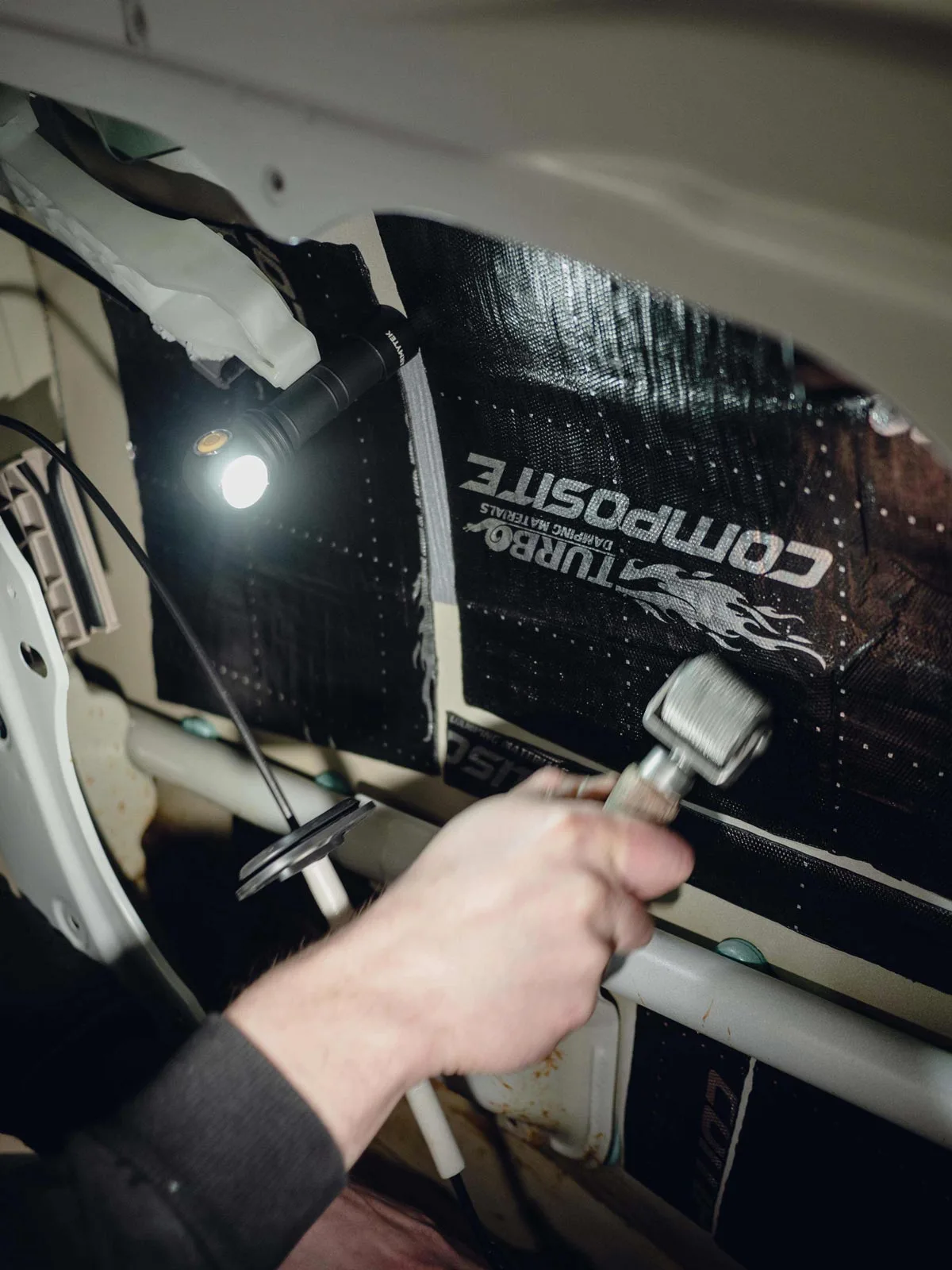 Latarka Armytek Wizard C2 WR White 1100 lm — zdjęcie 4