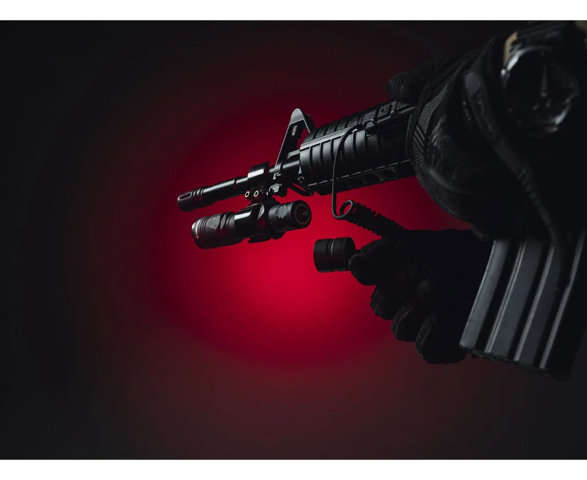 Latarka Armytek Dobermann PRO 1400 lm — zdjęcie 6
