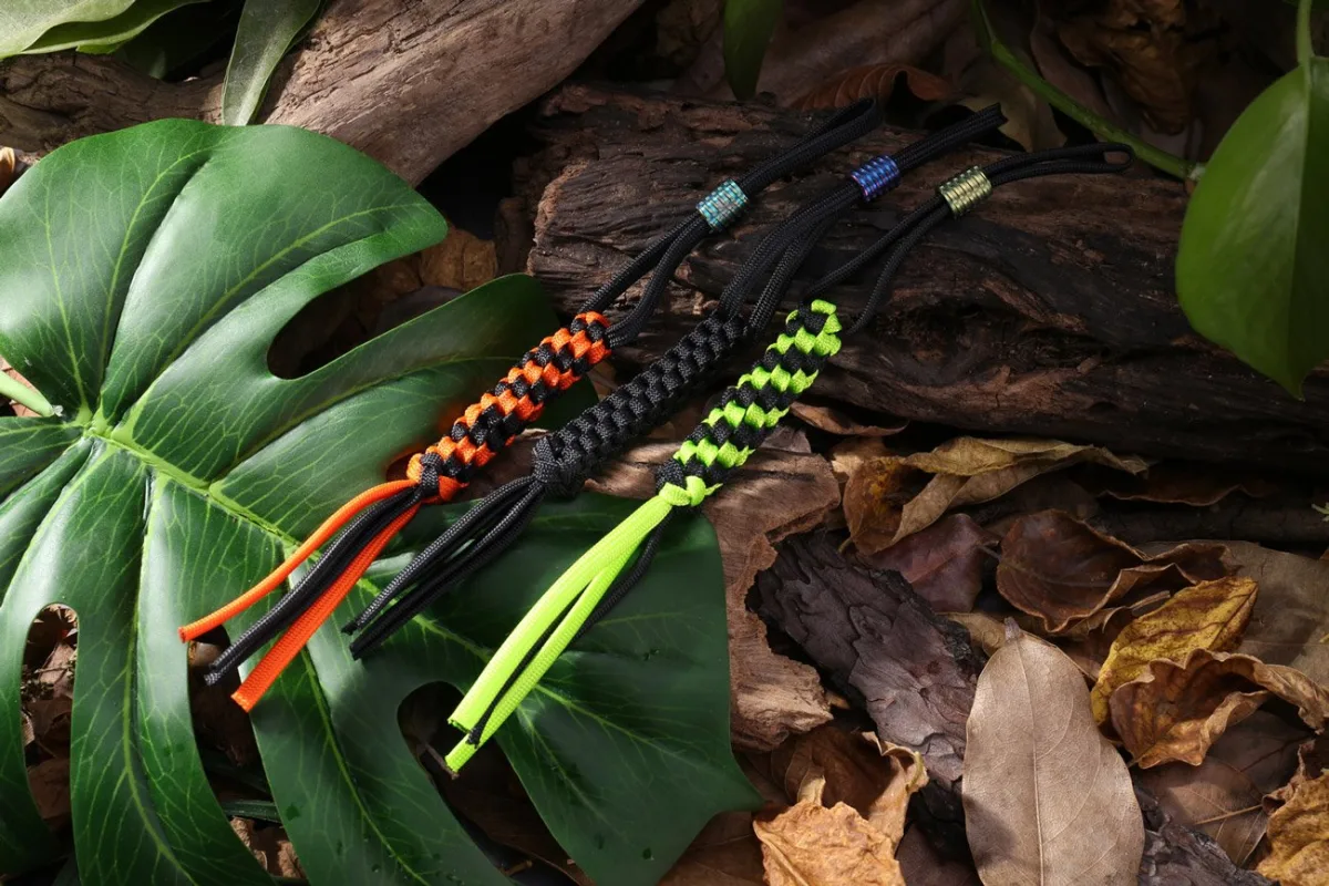 Zawieszka Paracord WE Black + Ti Bead Purple — zdjęcie 2