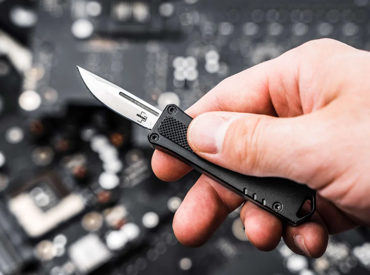 Nóż Böker Plus Micro USB OTF — zdjęcie 6