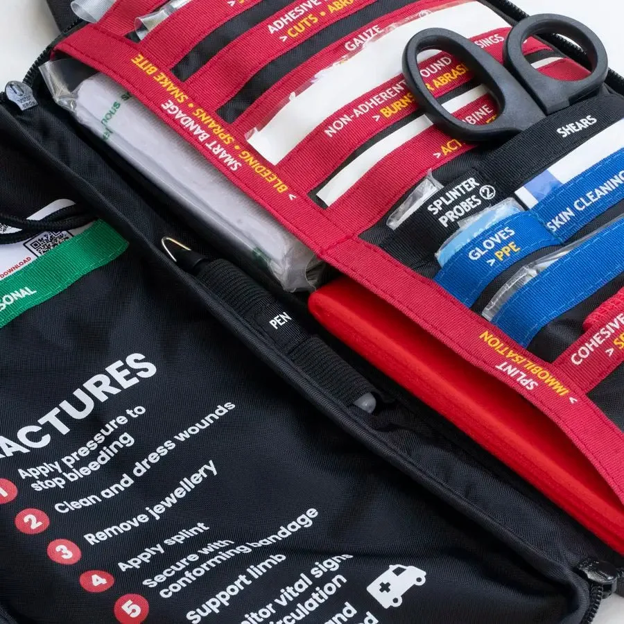 Apteczka SURVIVAL Slimline First Aid Kit - Red — zdjęcie 3