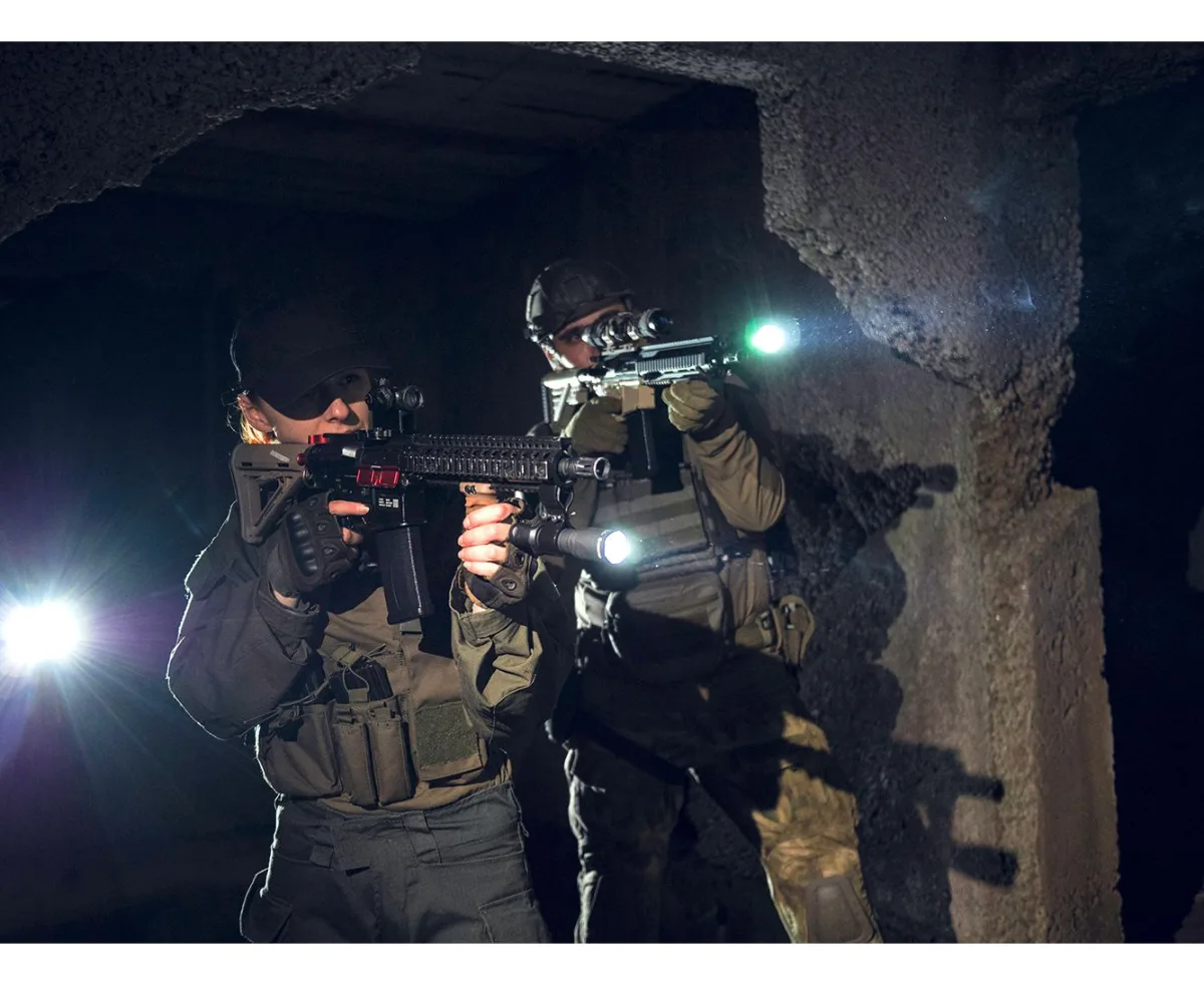 Latarka Armytek Dobermann PRO 1400 lm — zdjęcie 7