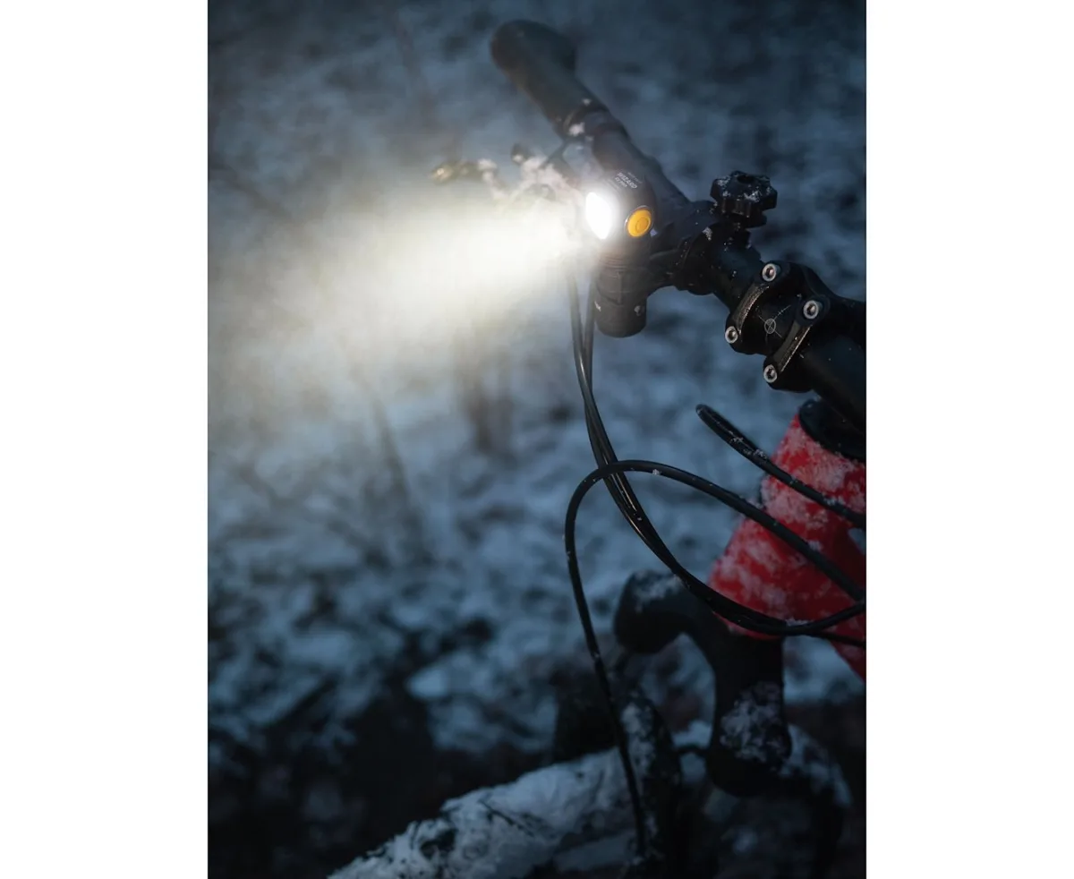 Latarka Armytek Wizard C1 Pro White 1000 lm — zdjęcie 7