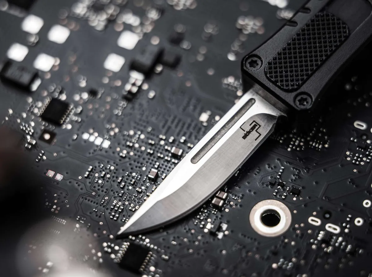 Nóż Böker Plus Micro USB OTF — zdjęcie 5