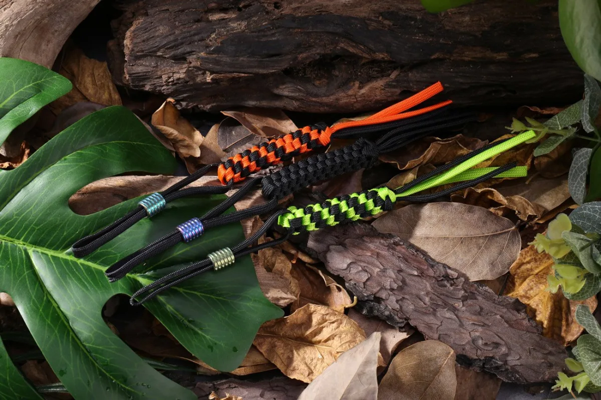 Zawieszka Paracord WE Black + Ti Bead Purple — zdjęcie 3