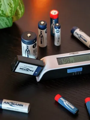 Tester baterii Ansmann z wyświetlaczem LC