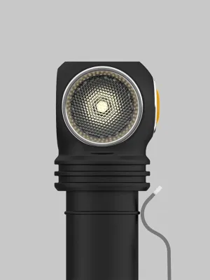Latarka Armytek Wizard C2 Magnet USB Warm 1120 lm